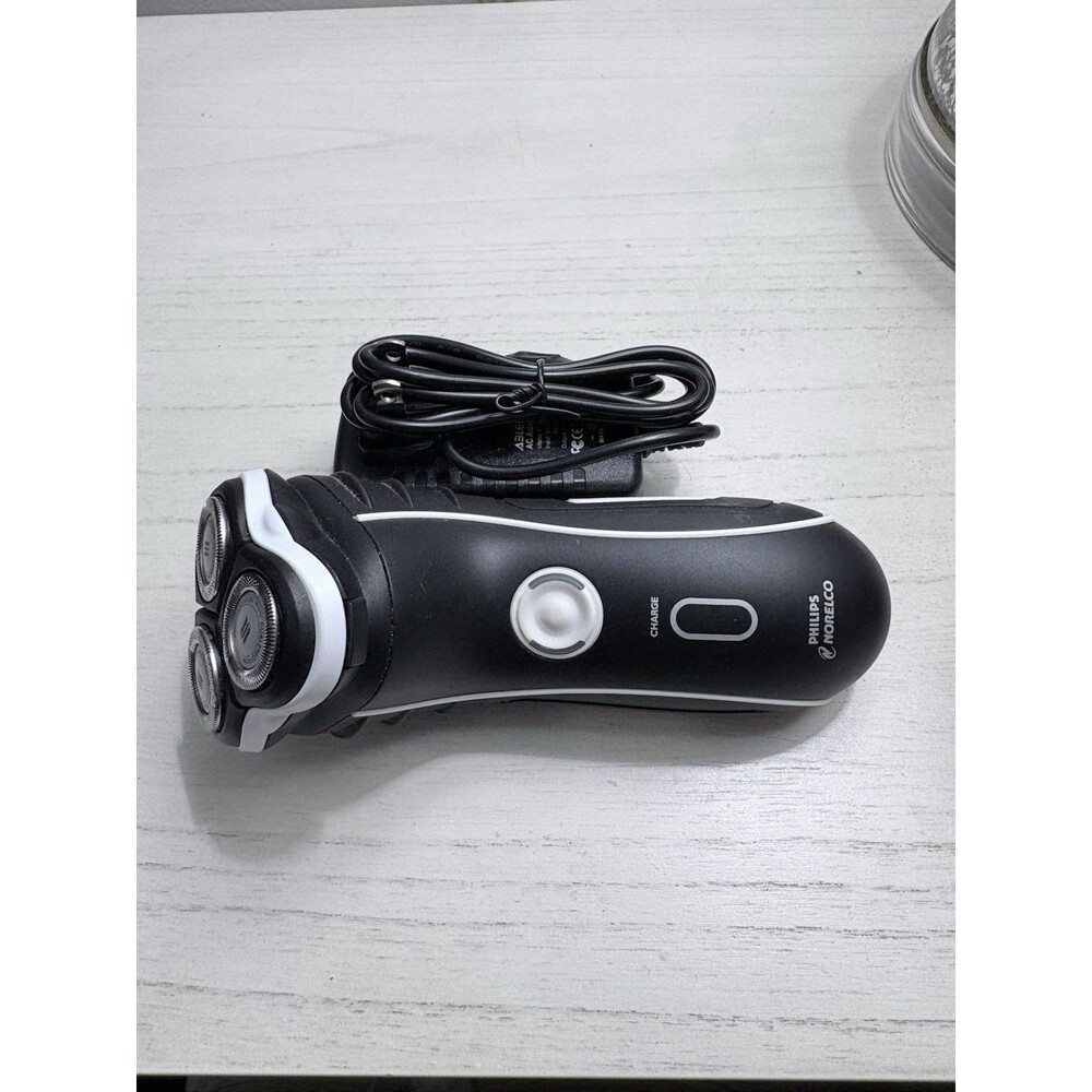 Philips Norelco 7310XL Rechargeable Electric Shaver – Rotary – Cordless